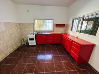Foto 8 de Casa en  alquiler de tres ambientes y jardin propio
