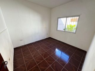 Foto 22 de Casa en  alquiler de tres ambientes y jardin propio