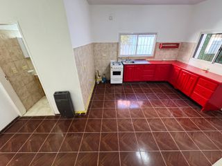 Foto 7 de Casa en  alquiler de tres ambientes y jardin propio