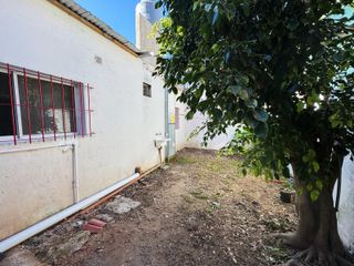 Foto 31 de Casa en  alquiler de tres ambientes y jardin propio