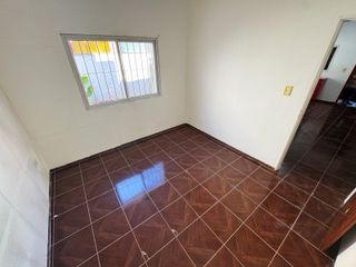 Foto 21 de Casa en  alquiler de tres ambientes y jardin propio
