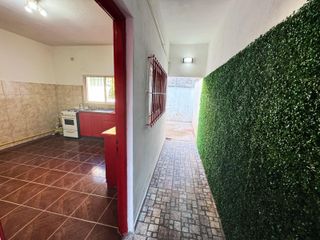 Foto 6 de Casa en  alquiler de tres ambientes y jardin propio