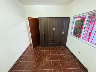 Foto 19 de Casa en  alquiler de tres ambientes y jardin propio