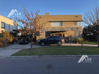 Foto 2 de Increible Casa  en alquiler temporario!- Benavidez