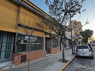 Foto 1 de Alquier - Local sobre Av. Sarmiento casi esq. Av. Maipú - 85 mts2