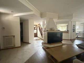 Foto 2 de Venta - Casa de Nivel Gerencial en Zona Centro - C094