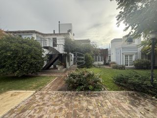 Foto 1 de Venta - Casa de Nivel Gerencial en Zona Centro - C094