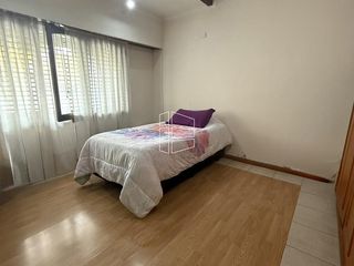 Foto 8 de Venta - Casa de Nivel Gerencial en Zona Centro - C094