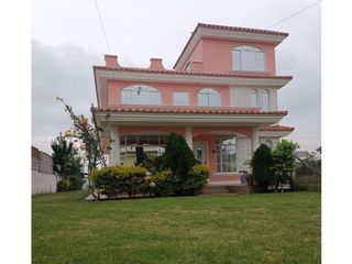 Foto 13 de Tumbaco, Casa en  Renta, 250m2, 4 Habitaciones.