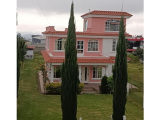 Foto 1 de Tumbaco, Casa en  Renta, 250m2, 4 Habitaciones.