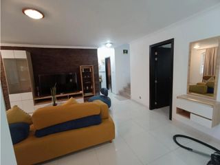 Foto 2 de Tumbaco, Casa en  Renta, 250m2, 4 Habitaciones.