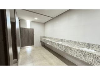 Foto 21 de La Kennedy, Oficina en Venta, 303m2, 2 Ambientes