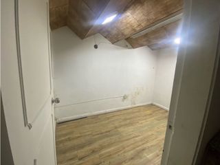 Foto 22 de Casa en venta en zona comercial de Santa Barbara adecuada para Spa