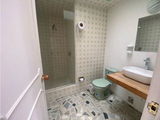 Foto 15 de Casa en venta en zona comercial de Santa Barbara adecuada para Spa