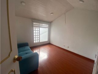 Foto 19 de Casa en venta en zona comercial de Santa Barbara adecuada para Spa