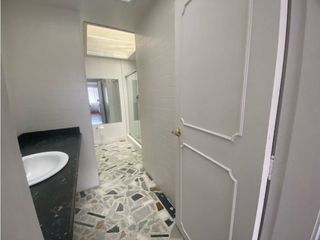 Foto 17 de Casa en venta en zona comercial de Santa Barbara adecuada para Spa