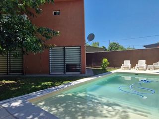 Foto 1 de Venta Casa 4 AMB con pileta en Matheu APTO CRÉDITO