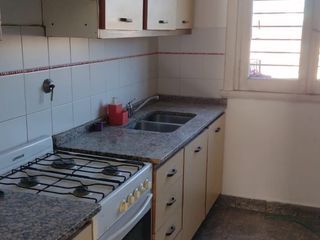 Foto 5 de Casa en alquiler de 3 dormitorios c/ cochera en Morón