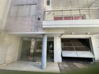 Foto 3 de OPORTUNIDAD! VENTA COCHERA DESCUBIERTA - V URQUIZA