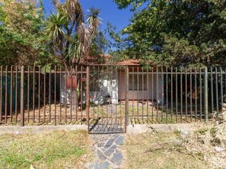 Foto 2 de VENTA CASA A RECICLAR CON PILETA EN MASCHWITZ