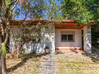 Foto 1 de VENTA CASA A RECICLAR CON PILETA EN MASCHWITZ