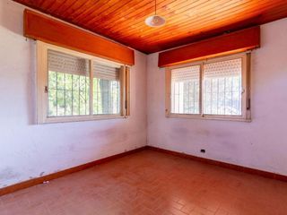 Foto 6 de VENTA CASA A RECICLAR CON PILETA EN MASCHWITZ