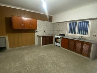 Foto 3 de PH EN VENTA, 1 DORMITORIO CON PATIO, TOLOSA