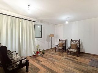 Foto 5 de Venta CASA de 4 ambientes - Lote 800 m²