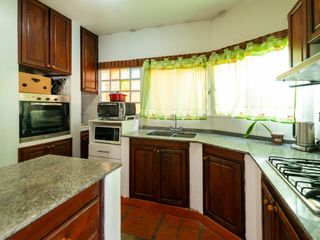 Foto 21 de VENTA CASA 5 AMBIENTES PILETA Y QUINCHO TORCUATO