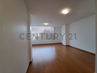 Foto 3 de Departamento en Alquiler Urbanización Altos de la Granda Centeno