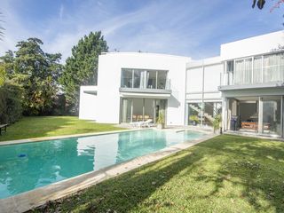 Foto 1 de Casa moderna de diseño único en Roble Joven - Pilar