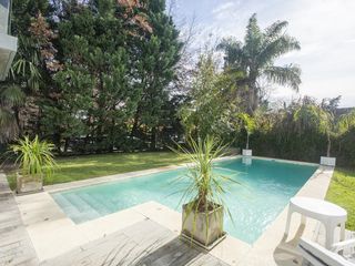 Foto 4 de Casa moderna de diseño único en Roble Joven - Pilar