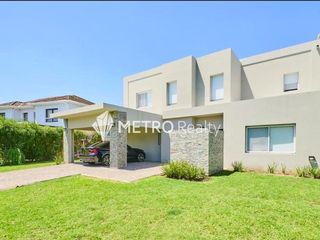 Foto 1 de Casa en Venta 5 ambientes, San Francisco Villanueva A estrenar, al Lago Apto Crédito