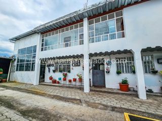 Foto 6 de Terreno de 895 m² en venta al norte de Latacunga, ideal para industria, bodega o desarrollo mixto