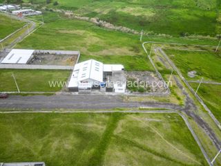 Foto 5 de Terreno de 895 m² en venta al norte de Latacunga, ideal para industria, bodega o desarrollo mixto