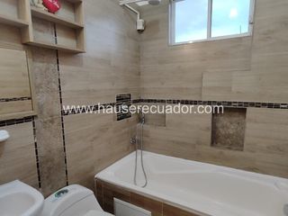 Foto 12 de Vive en tranquilidad: Casa en urbanización segura con canchas, BBQ y sala comunal en Sangolquí