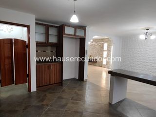 Foto 6 de Vive en tranquilidad: Casa en urbanización segura con canchas, BBQ y sala comunal en Sangolquí