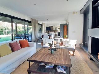 Foto 4 de Casa en venta de 7 ambientes en Roble Joven, Pilar, Prov. de Buenos Aires.