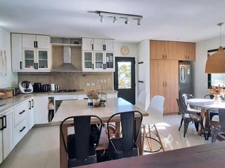 Foto 8 de Casa en venta de 7 ambientes en Roble Joven, Pilar, Prov. de Buenos Aires.