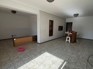 Foto 6 de Departamento de 4 ambientes con cochera en