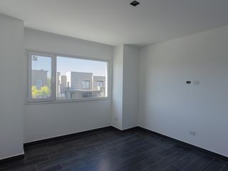 Foto 45 de Casa en alquiler en Vila Marina II 5 dormitorios más escritorio. Con Amarra