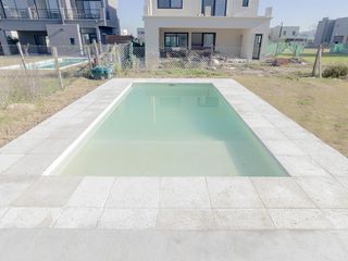 Foto 62 de Casa en alquiler en Vila Marina II 5 dormitorios más escritorio. Con Amarra