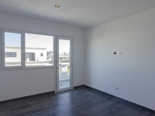Foto 30 de Casa en alquiler en Vila Marina II 5 dormitorios más escritorio. Con Amarra