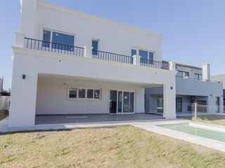 Foto 60 de Casa en alquiler en Vila Marina II 5 dormitorios más escritorio. Con Amarra