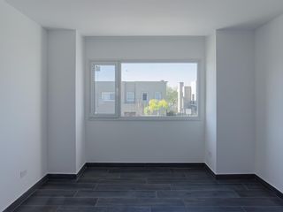 Foto 44 de Casa en alquiler en Vila Marina II 5 dormitorios más escritorio. Con Amarra