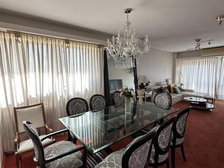 Foto 2 de Venta Departamento 4 ambientes y dependencia con cochera en Caballito