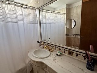 Foto 18 de Venta Departamento 4 ambientes y dependencia con cochera en Caballito