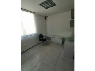 Foto 10 de AMPLIA Y CONFORTABLE OFICINA EN EL PRADO - VENTA
