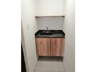 Foto 6 de AMPLIA Y CONFORTABLE OFICINA EN EL PRADO - VENTA