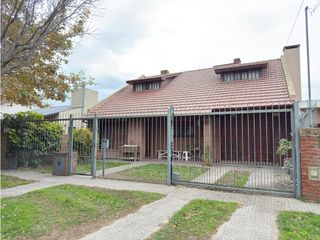 Foto 1 de VENTA CHALET (5) AMB. APTO CREDITO - LOS PINARES